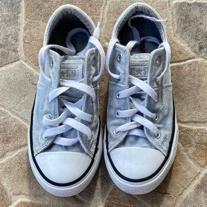 Velvet crushed low top converse